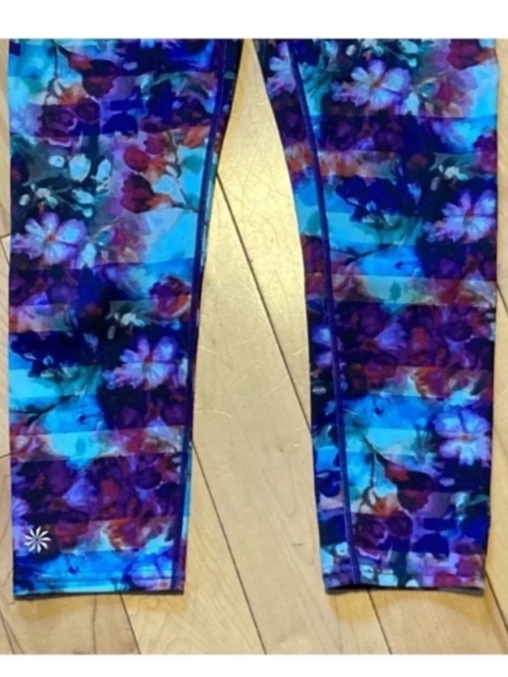 Athleta Floral Fade Sonar Capri Leggings Tights compression blue purple XS